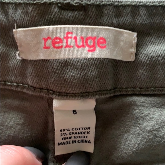 Army Green High Waisted Shorts - Picture 4 of 4